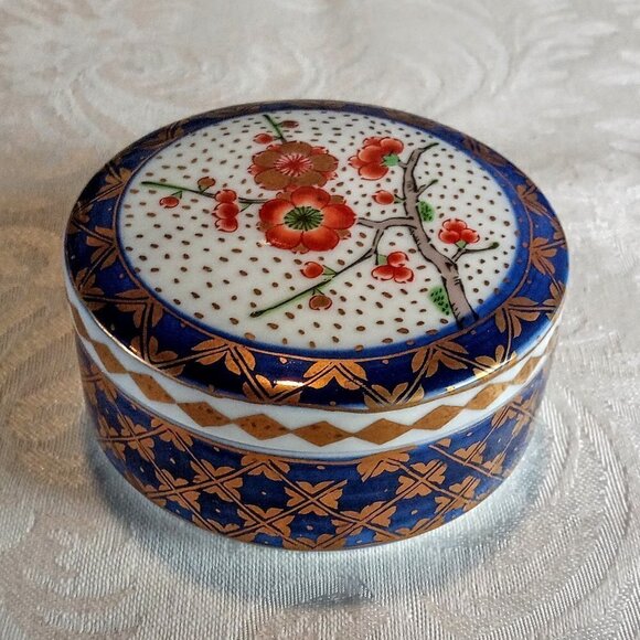 Vintage Red Flower Blue Gold Porcelain Trinket Box - Picture 6 of 6